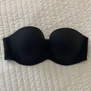 Victoria’s Secret 🖤Body by Victoria black strapless bra